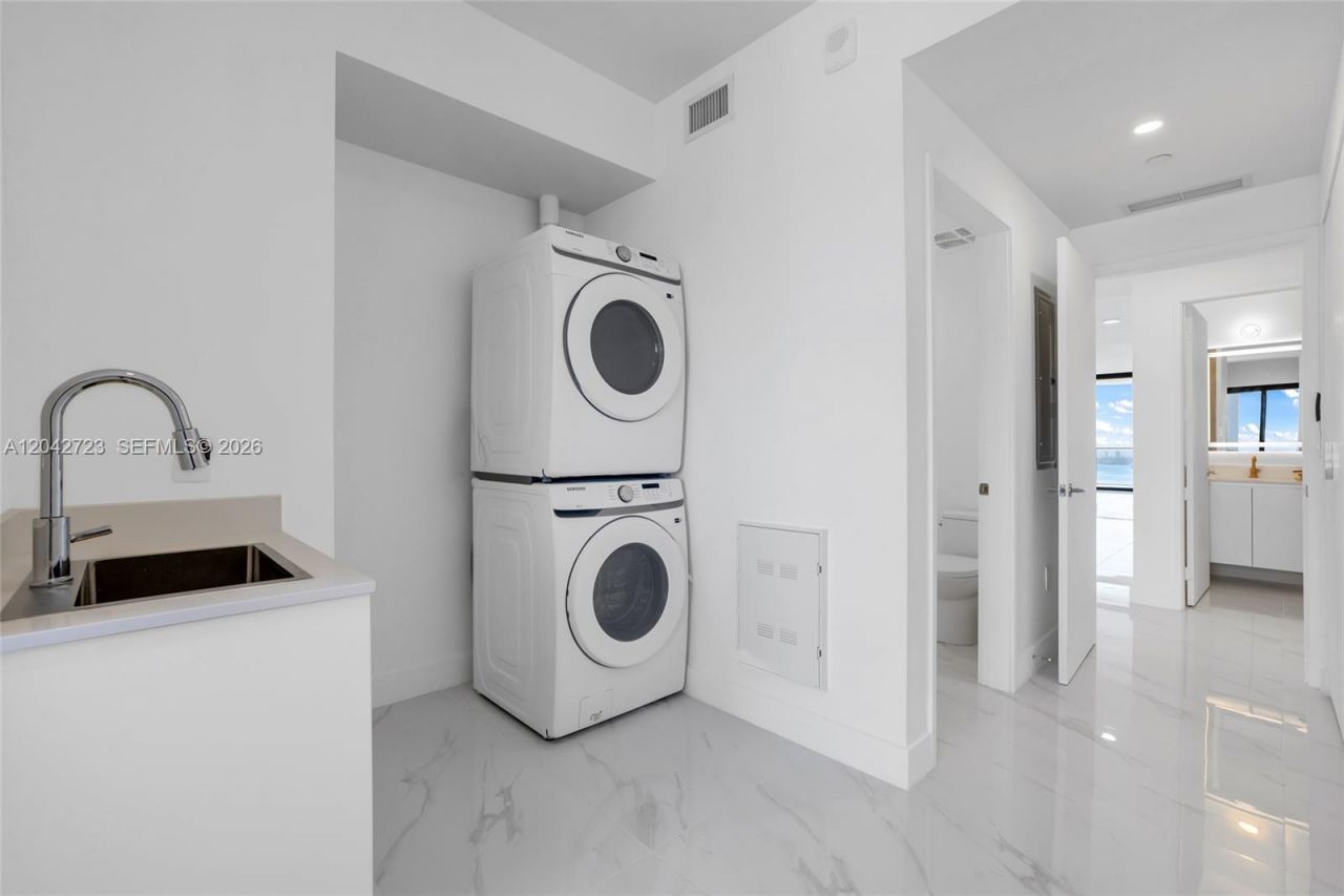 700 NE 24th St, Unit 4702, Miami, FL 33137 Photo