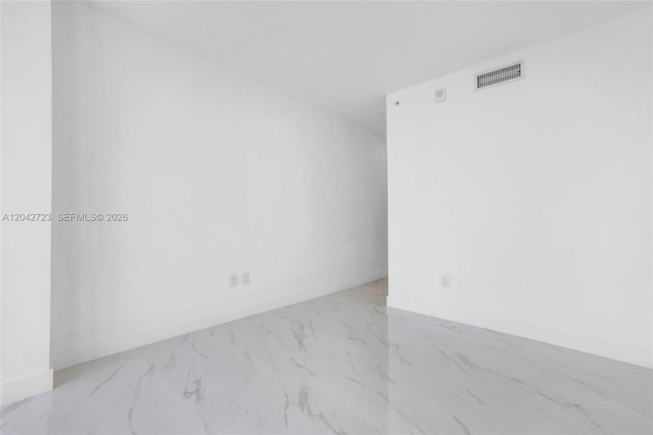 700 NE 24th St, Unit 4702, Miami, FL 33137 Photo