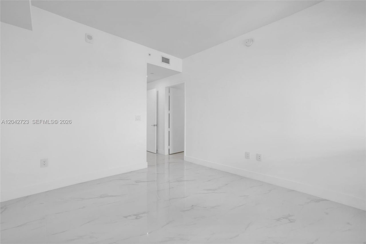 700 NE 24th St, Unit 4702, Miami, FL 33137 Photo