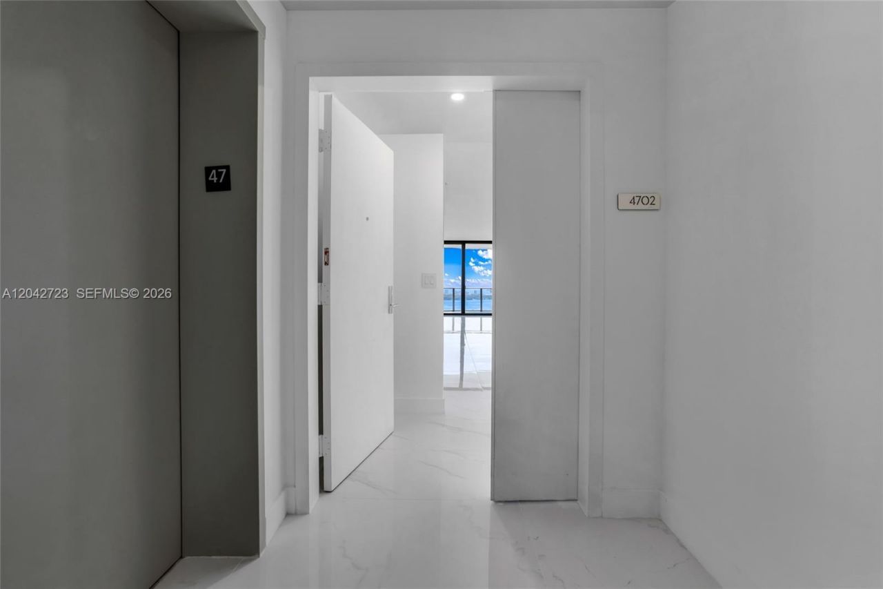 700 NE 24th St, Unit 4702, Miami, FL 33137 Photo