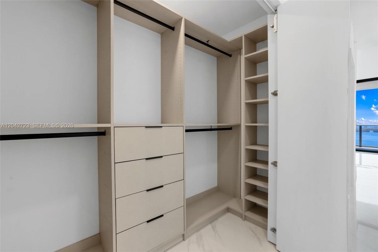 700 NE 24th St, Unit 4702, Miami, FL 33137 Photo