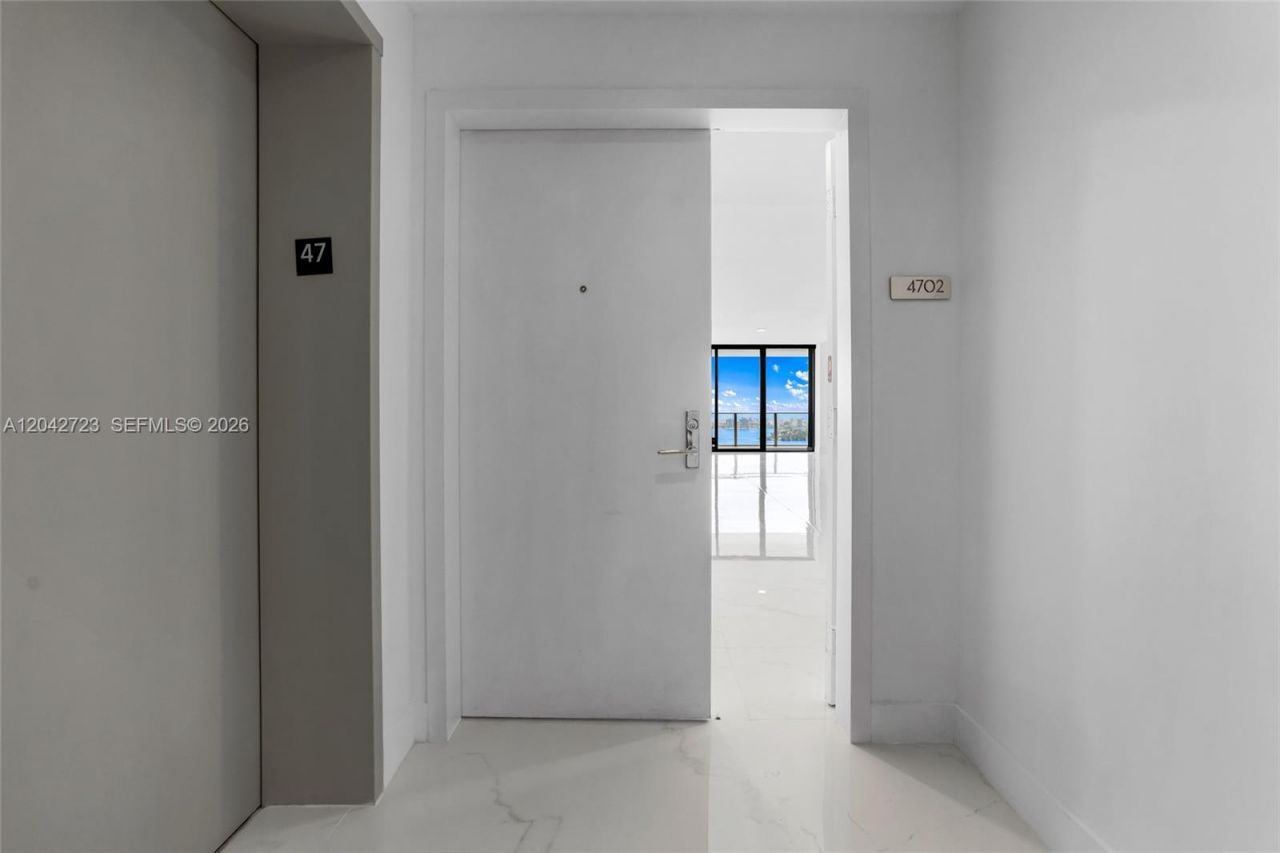 700 NE 24th St, Unit 4702, Miami, FL 33137 Photo