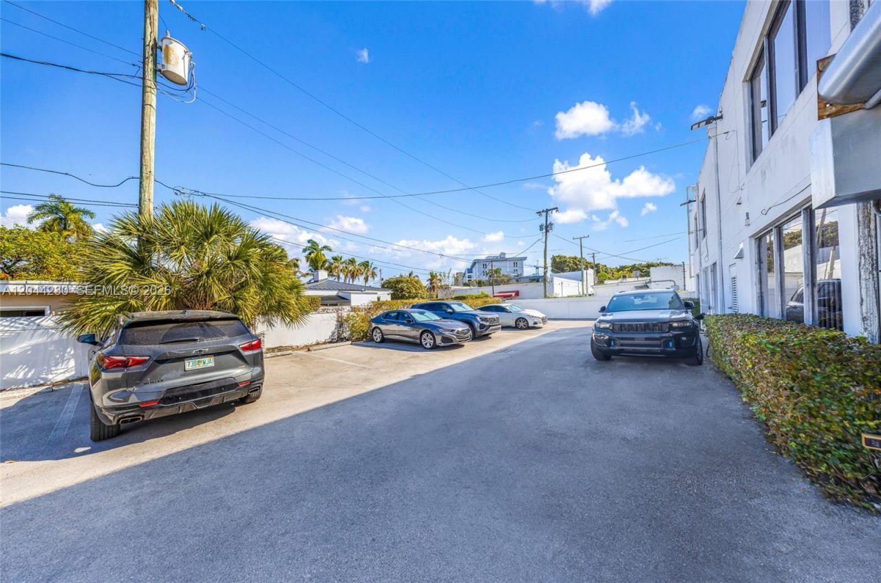 1235 SW 22nd St , Miami, FL 33145 Photo