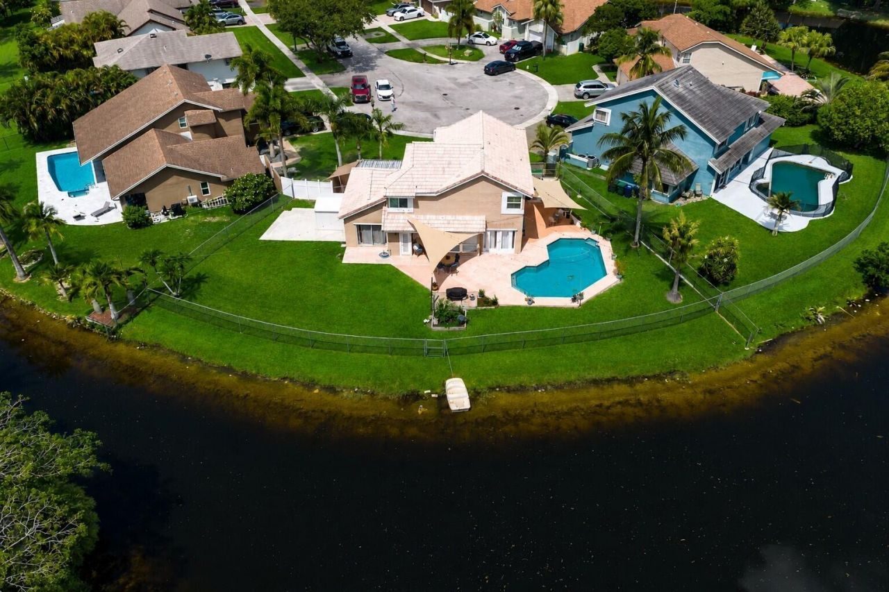 8740 SW 57th Street, Cooper City, FL 33328 Photo