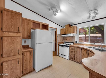 230 E Gepford Parkway, Sun Valley, NV 89433 Photo