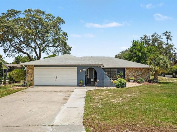 9027 BONNET WAY , WEEKI WACHEE, FL 34613