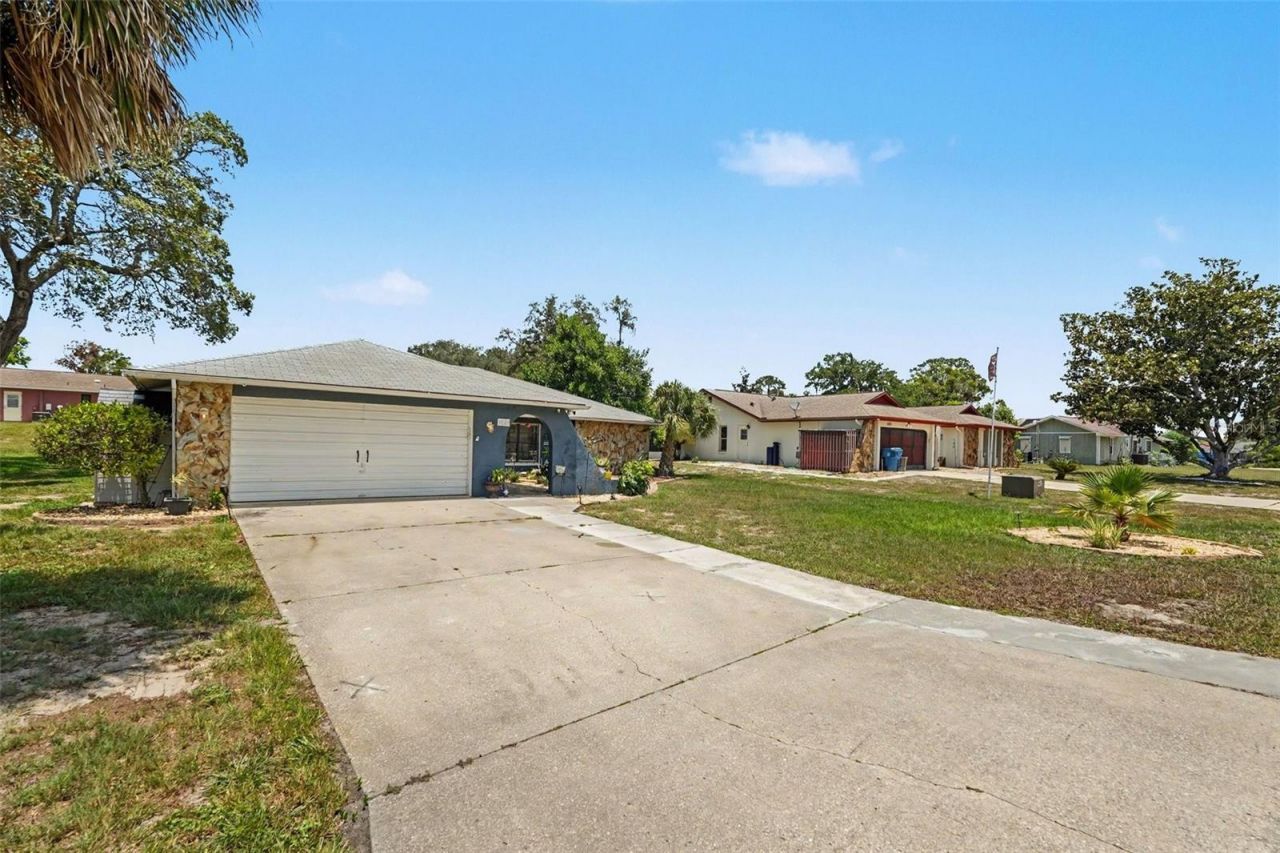 9027 Bonnet Way , Weeki Wachee, FL 34613 Photo