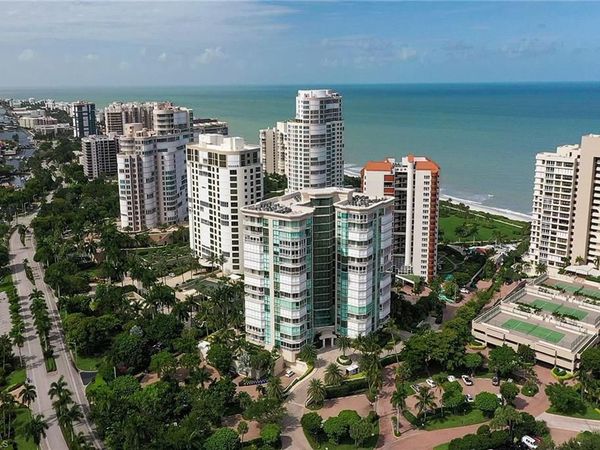 4255 Gulf Shore BLVD N, Unit 207, NAPLES, FL 34103