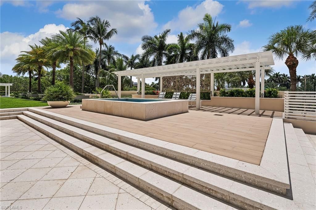 4255 Gulf Shore Blvd N, Unit 207, Naples, FL 34103 Photo