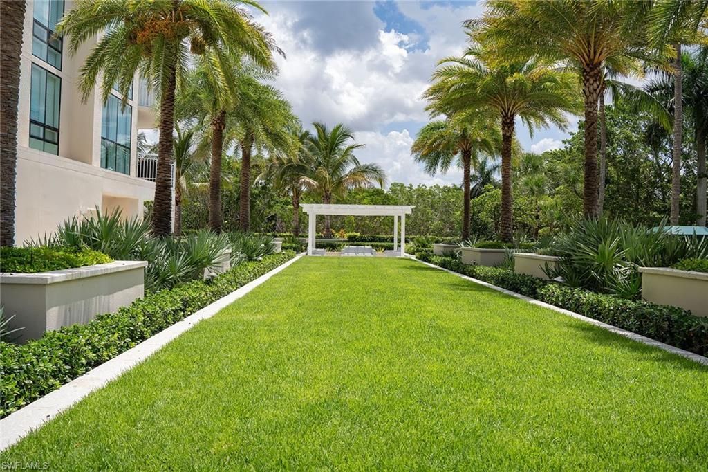 4255 Gulf Shore Blvd N, Unit 207, Naples, FL 34103 Photo