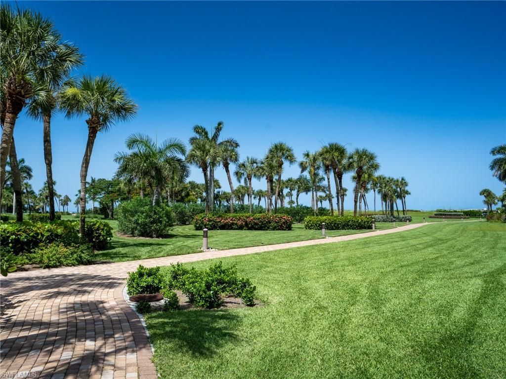 4255 Gulf Shore Blvd N, Unit 207, Naples, FL 34103 Photo
