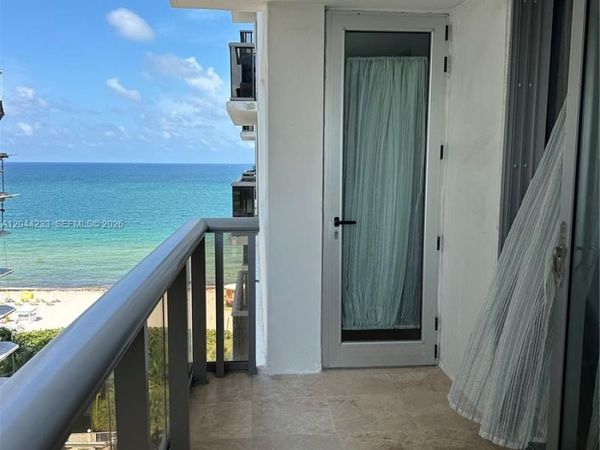 6039 Collins Ave, Unit 1205, Miami Beach, FL 33140