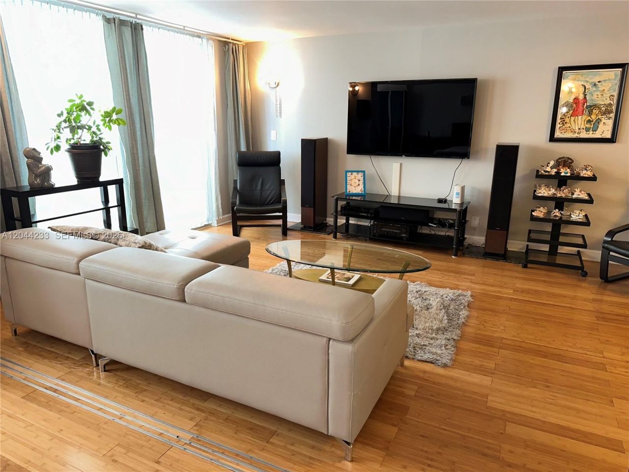 6039 Collins Ave, Unit 1205, Miami Beach, FL 33140 Photo