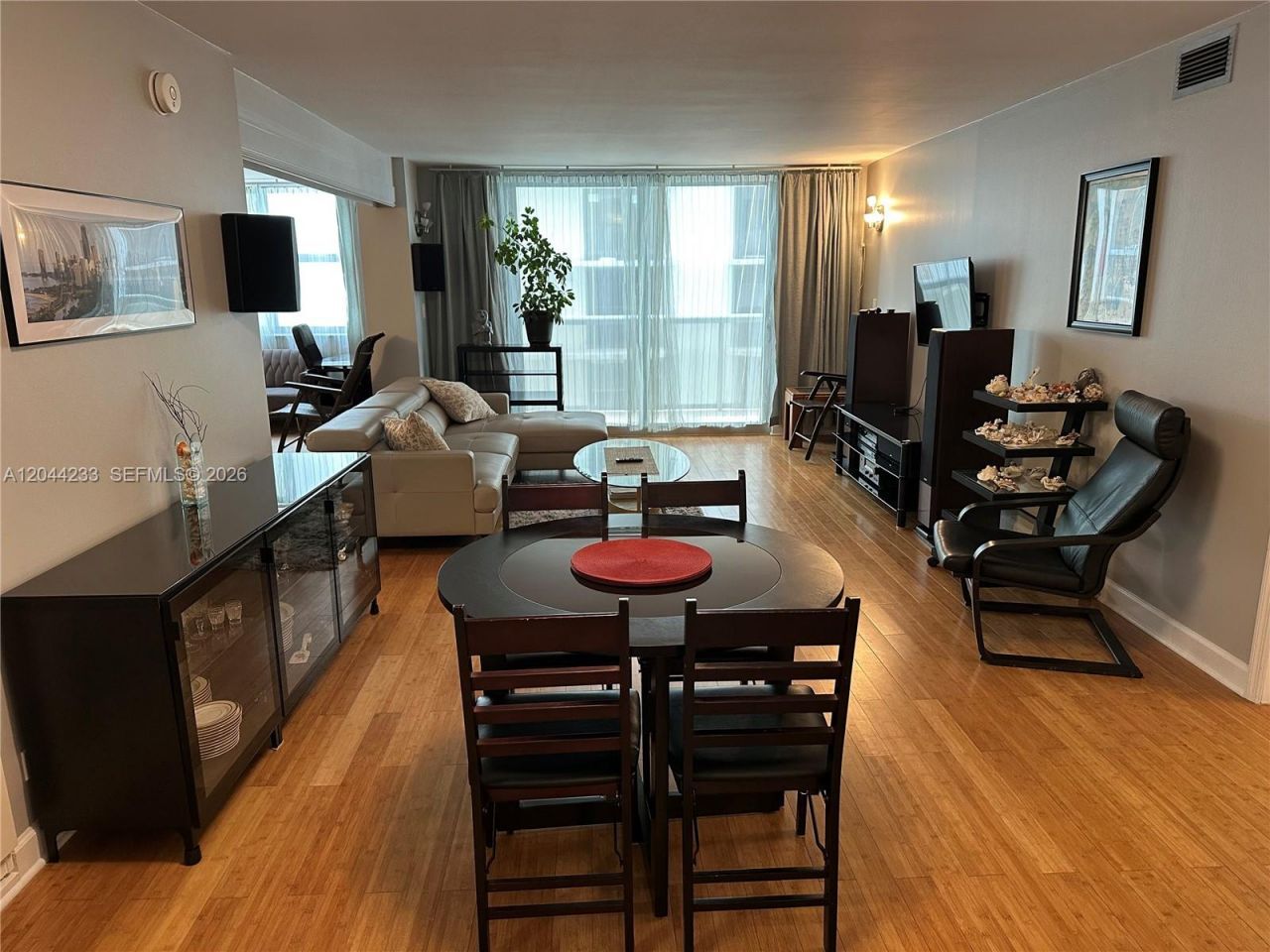 6039 Collins Ave, Unit 1205, Miami Beach, FL 33140 Photo