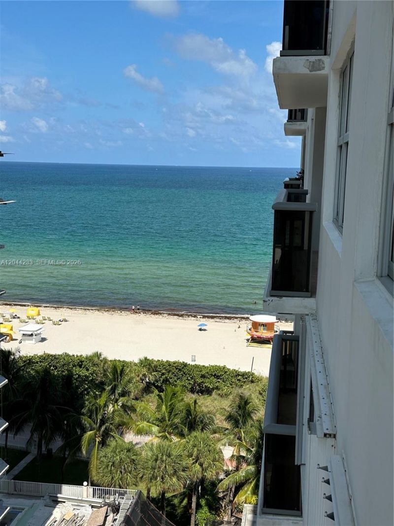 6039 Collins Ave, Unit 1205, Miami Beach, FL 33140 Photo