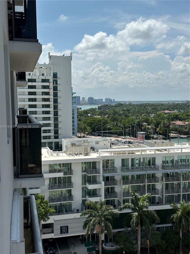 6039 Collins Ave, Unit 1205, Miami Beach, FL 33140 Photo
