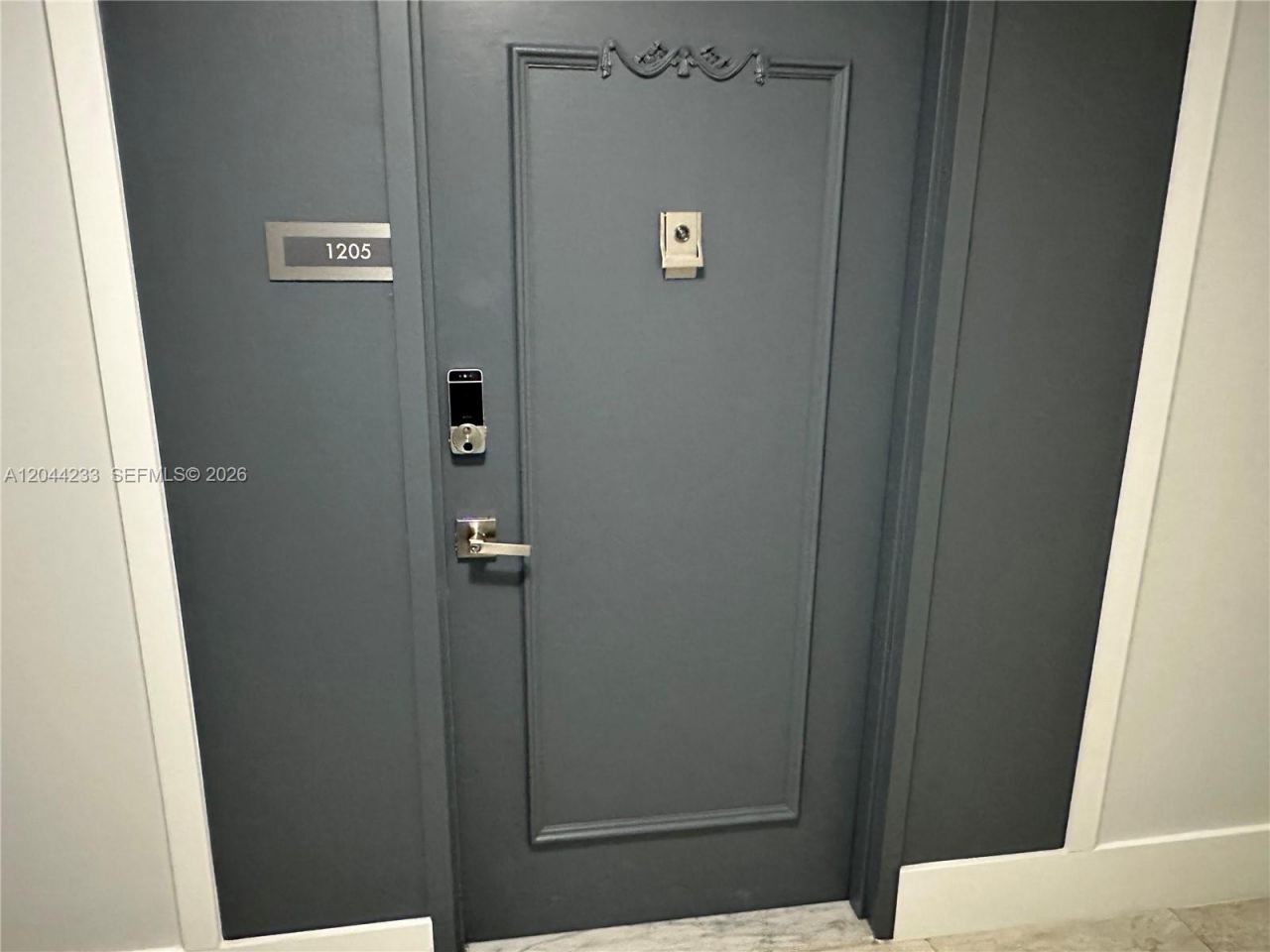 6039 Collins Ave, Unit 1205, Miami Beach, FL 33140 Photo