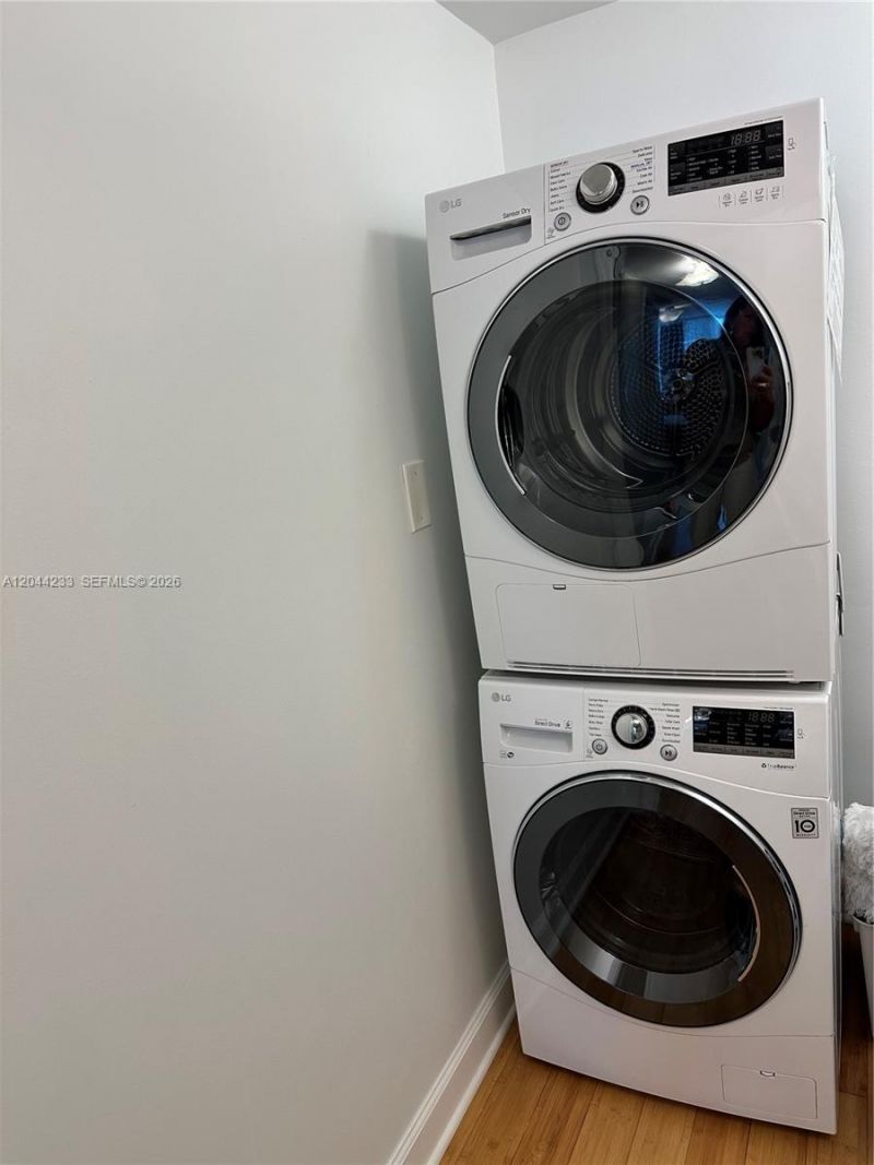 6039 Collins Ave, Unit 1205, Miami Beach, FL 33140 Photo