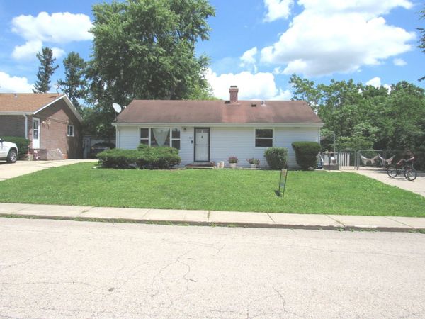 421 Hoover Drive, Carpentersville, IL 60110