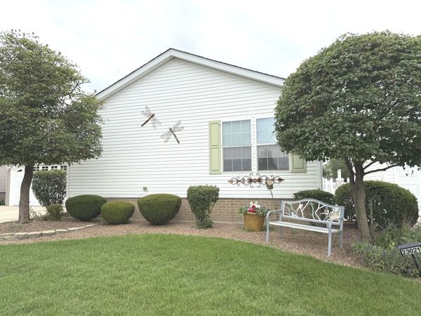 23021 S PINEHURST Drive , Frankfort, IL 60423