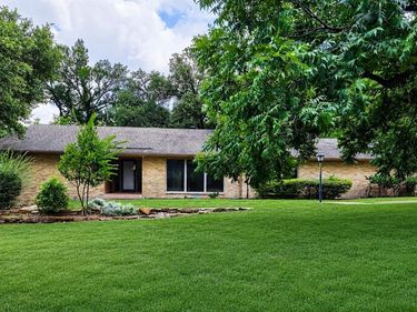6606 Stonebrook Circle, Dallas, TX 75240