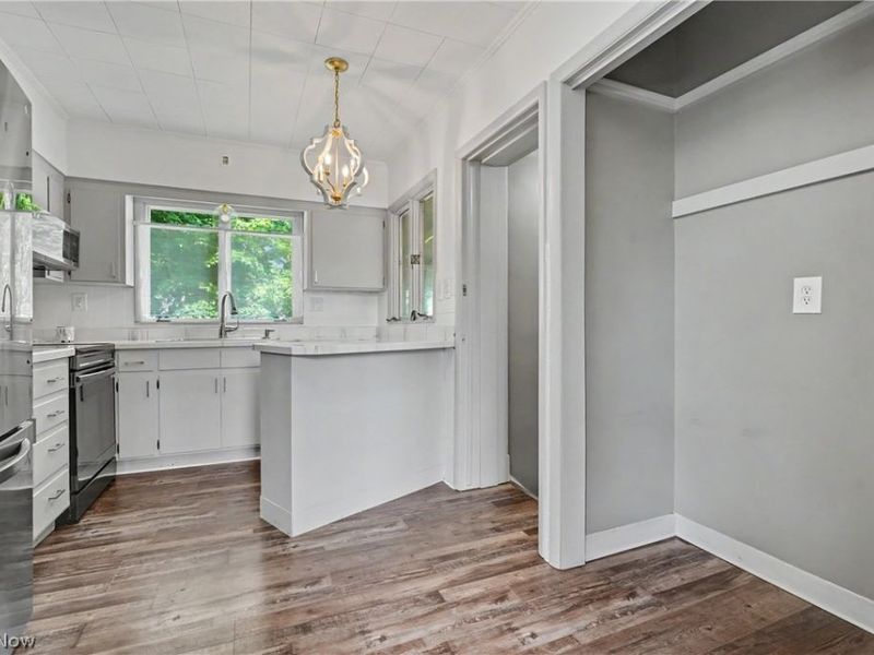599 Melrose Street, Akron, OH 44305 Photo 10