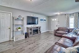 730 Mcnamara Lane  photo 4