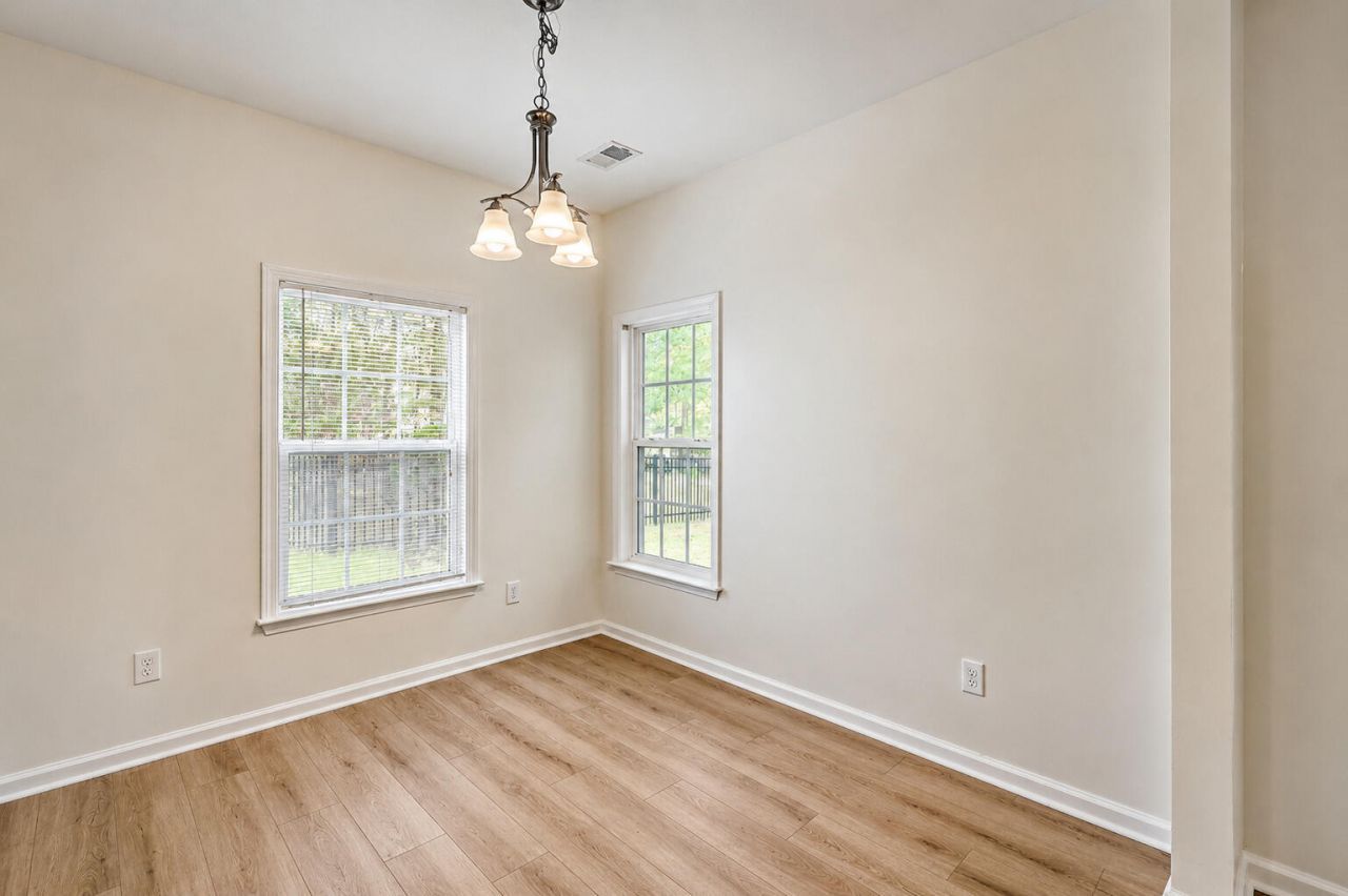 8518 Sentry Circle Photo 16