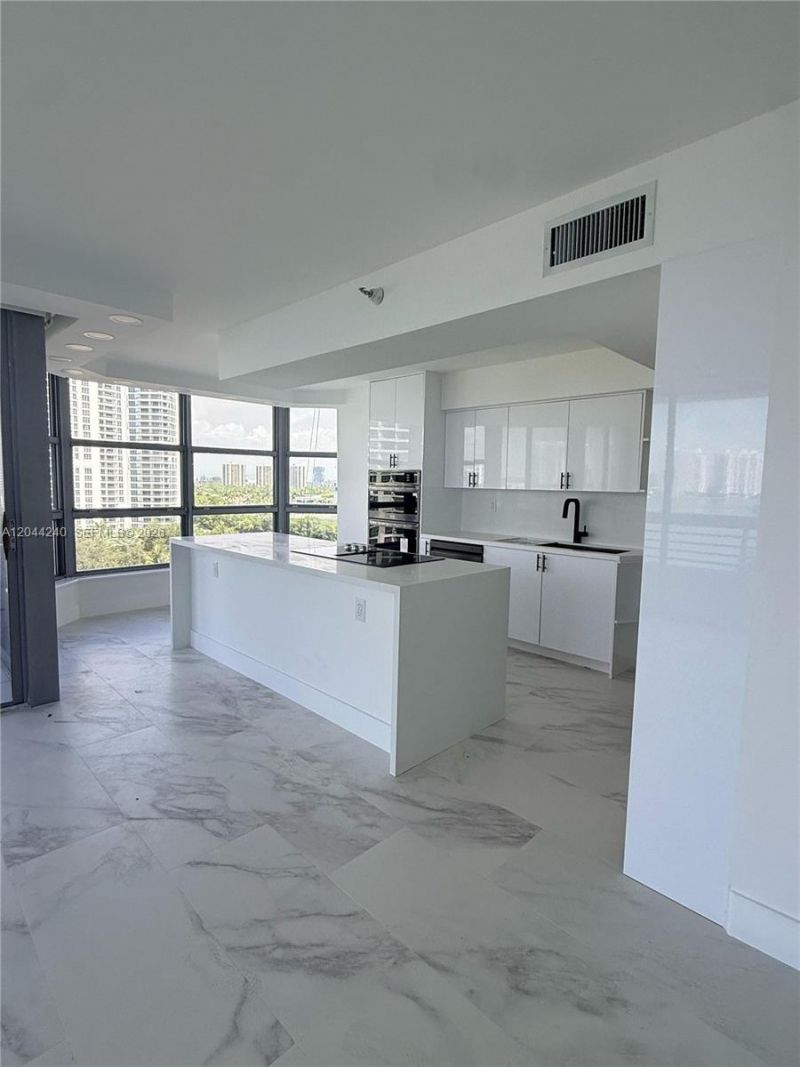 19101 NE 36th Ct , Unit 1005, Aventura, FL 33180 Photo