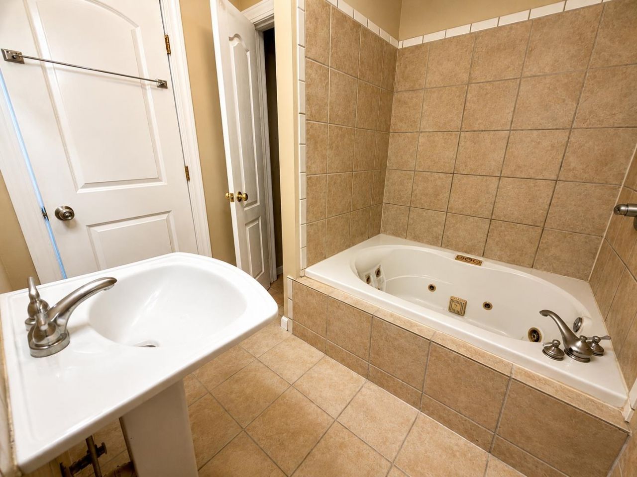 533 Black River Rd. Photo 4