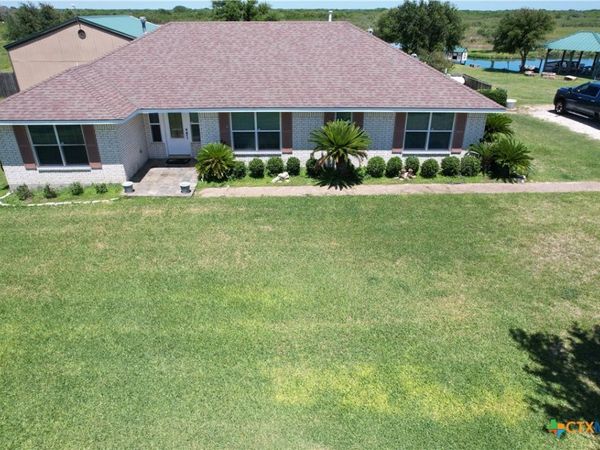 446 Gibb Boulevard , Seadrift, TX 77983