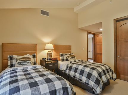 6750 North Lake Boulevard, Unit #2E, Tahoe Vista, CA 96148 Photo