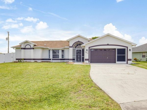 4605 NW Gastonia Street, Port St. Lucie, FL 34983