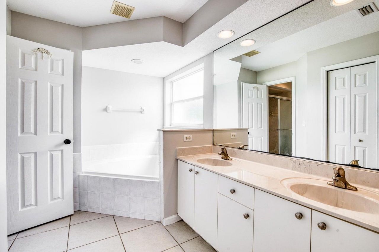 4605 NW Gastonia Street, Port Saint Lucie, FL 34983 Photo
