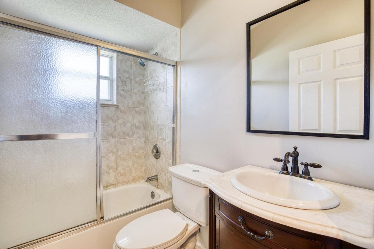 4605 NW Gastonia Street, Port Saint Lucie, FL 34983 Photo