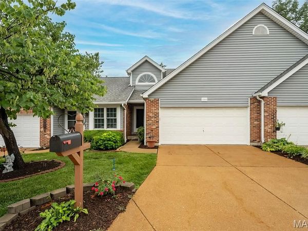 308 Kehrs Mill Bend Court , Ballwin, MO 63011