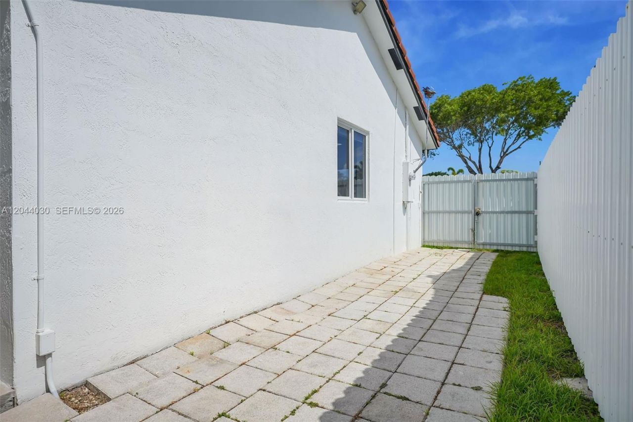 12551 SW 223 St , Miami, FL 33170 Photo