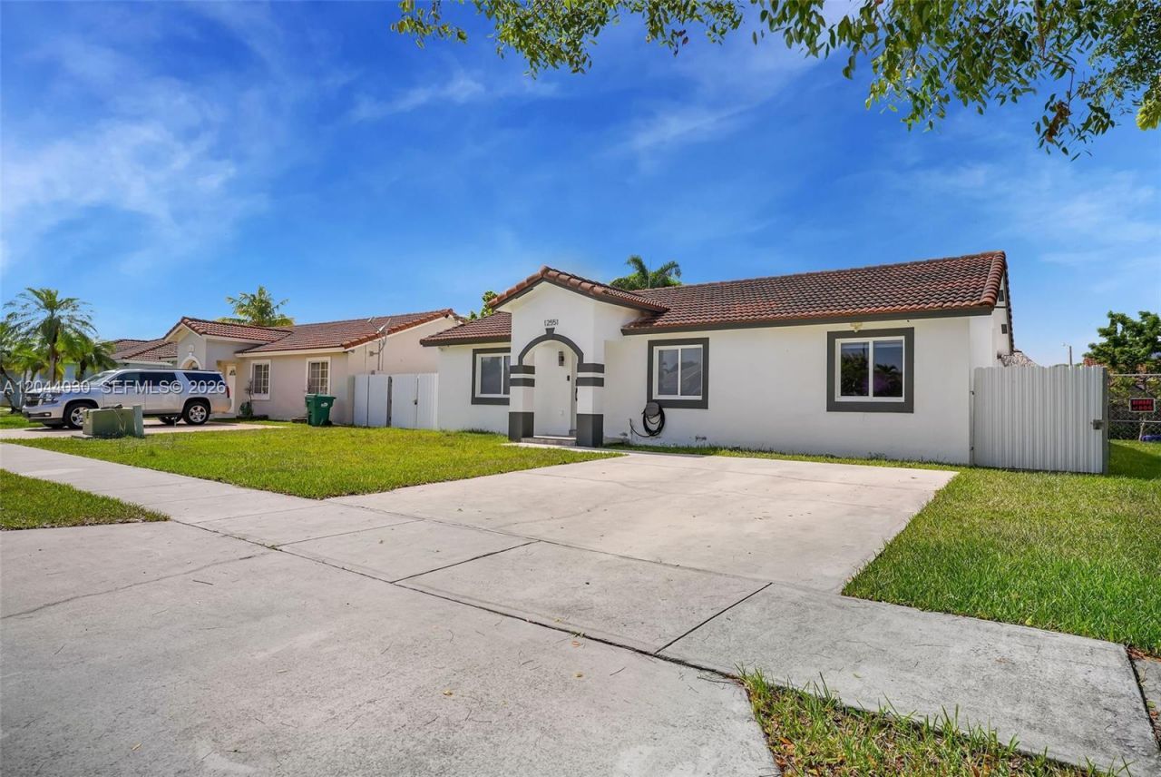 12551 SW 223 St , Miami, FL 33170 Photo