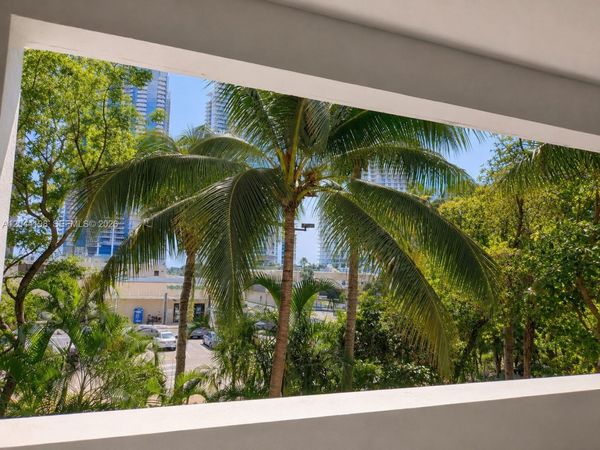 17145 N Bay Rd, Unit 4307, Sunny Isles Beach, FL 33160