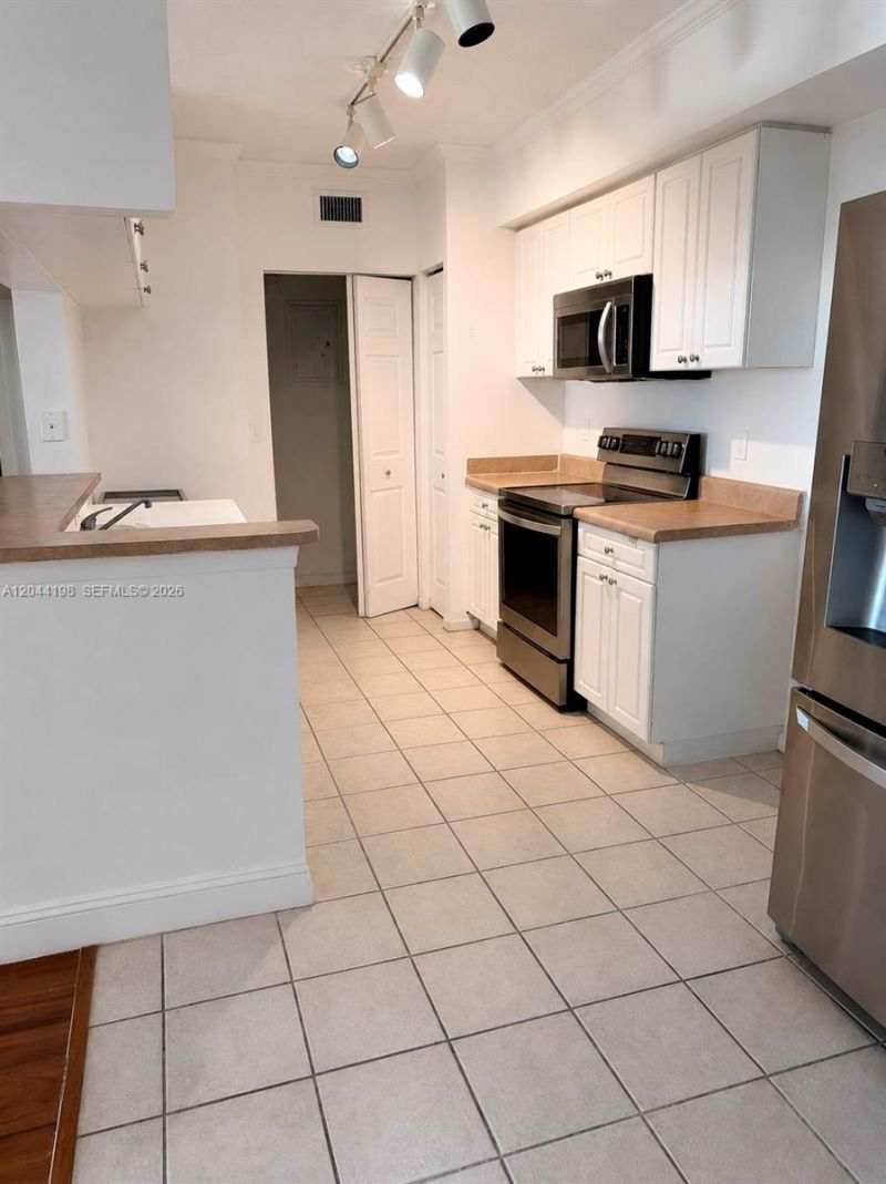 17145 N Bay Rd, Unit 4307, Sunny Isles Beach, FL 33160 Photo