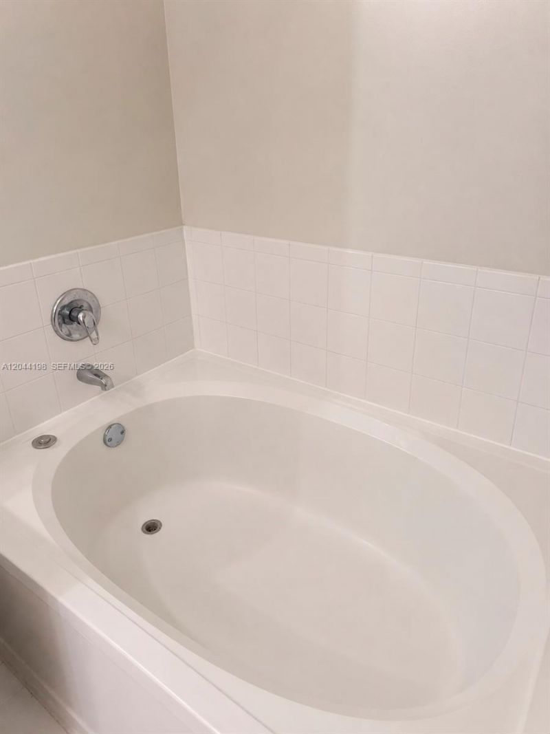 17145 N Bay Rd, Unit 4307, Sunny Isles Beach, FL 33160 Photo