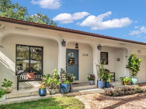 2220 SW 25th St , Miami, FL 33133