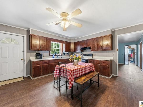 200 Georgetown Lane , Glasgow, KY 42141