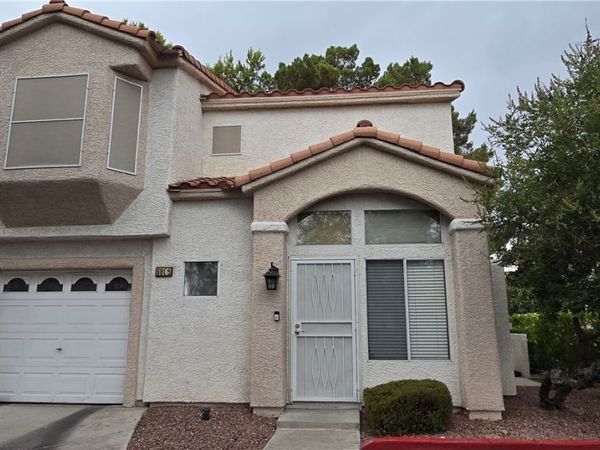 6805 Coral Rock Drive , Las Vegas, NV 89108