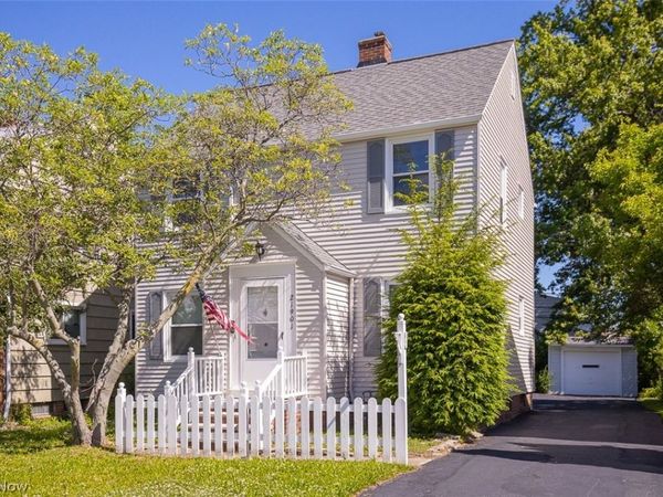 21901 Kennison Avenue, Euclid, OH 44123