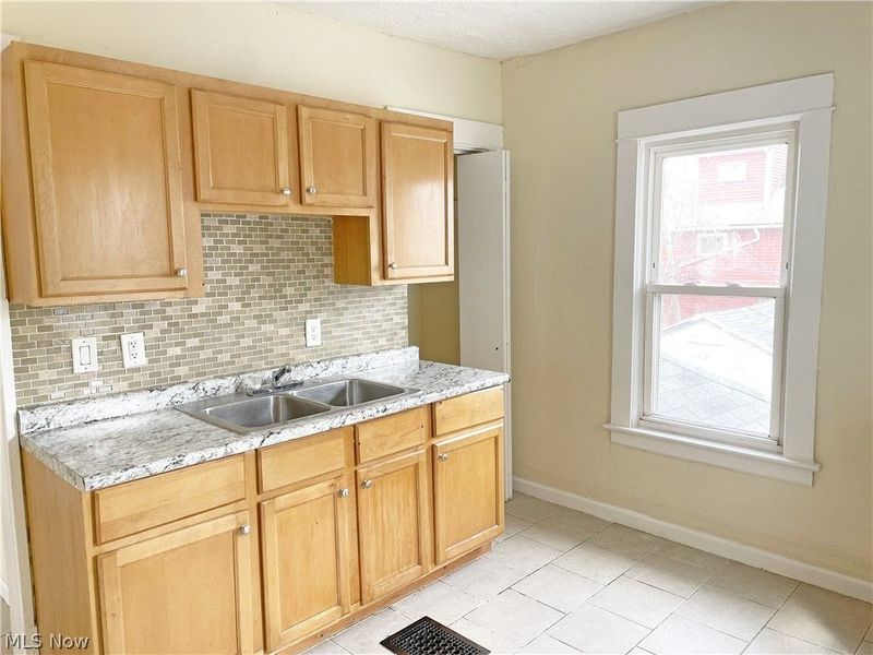 4309 E 128th Street, Cleveland, OH 44105 Photo 2