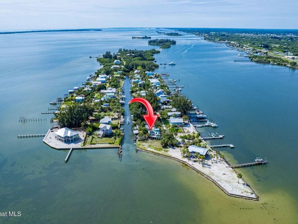 53 Vip Island, Unit A, Grant-Valkaria, FL 32949