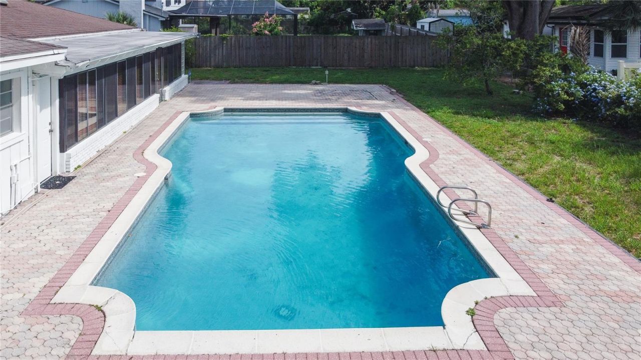 11016 Saginaw Drive, Tampa, FL 33617 Photo