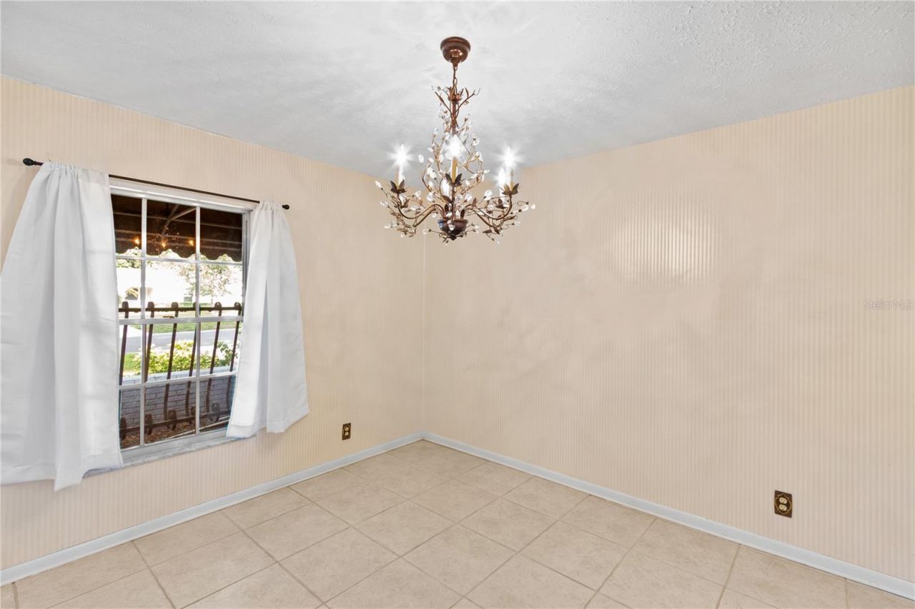 11016 Saginaw Drive, Tampa, FL 33617 Photo