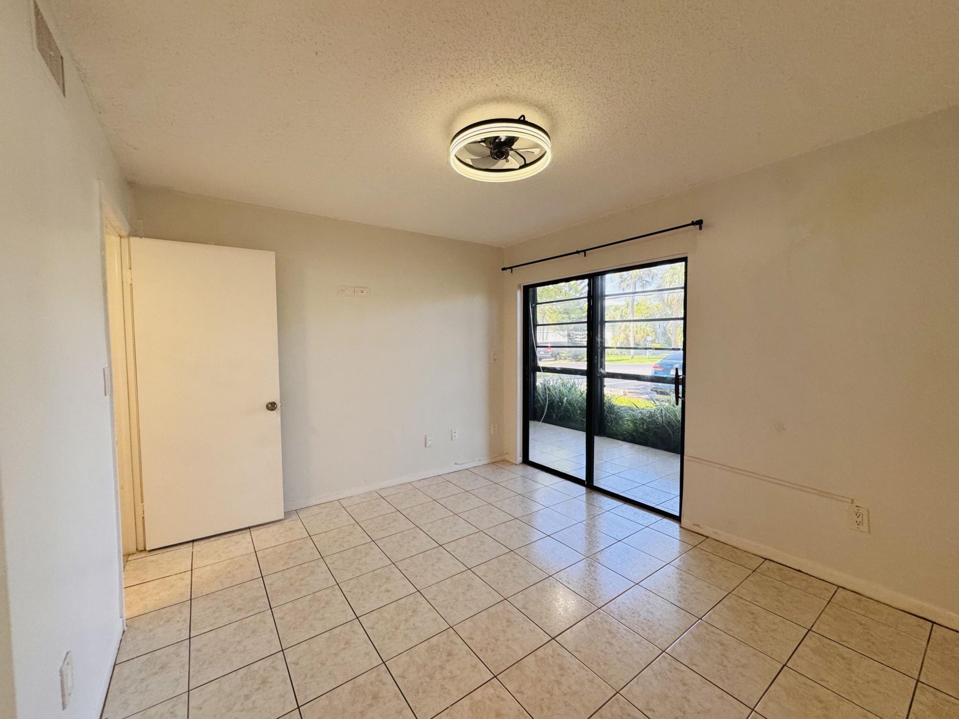 809 NE 199th Street, Unit 105-7, Miami, FL 33179 Photo